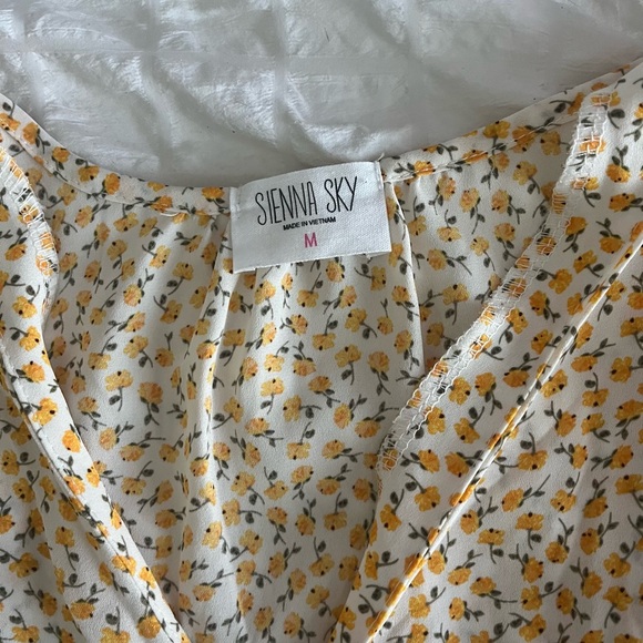 sienna sky spring blouse - Picture 2 of 3